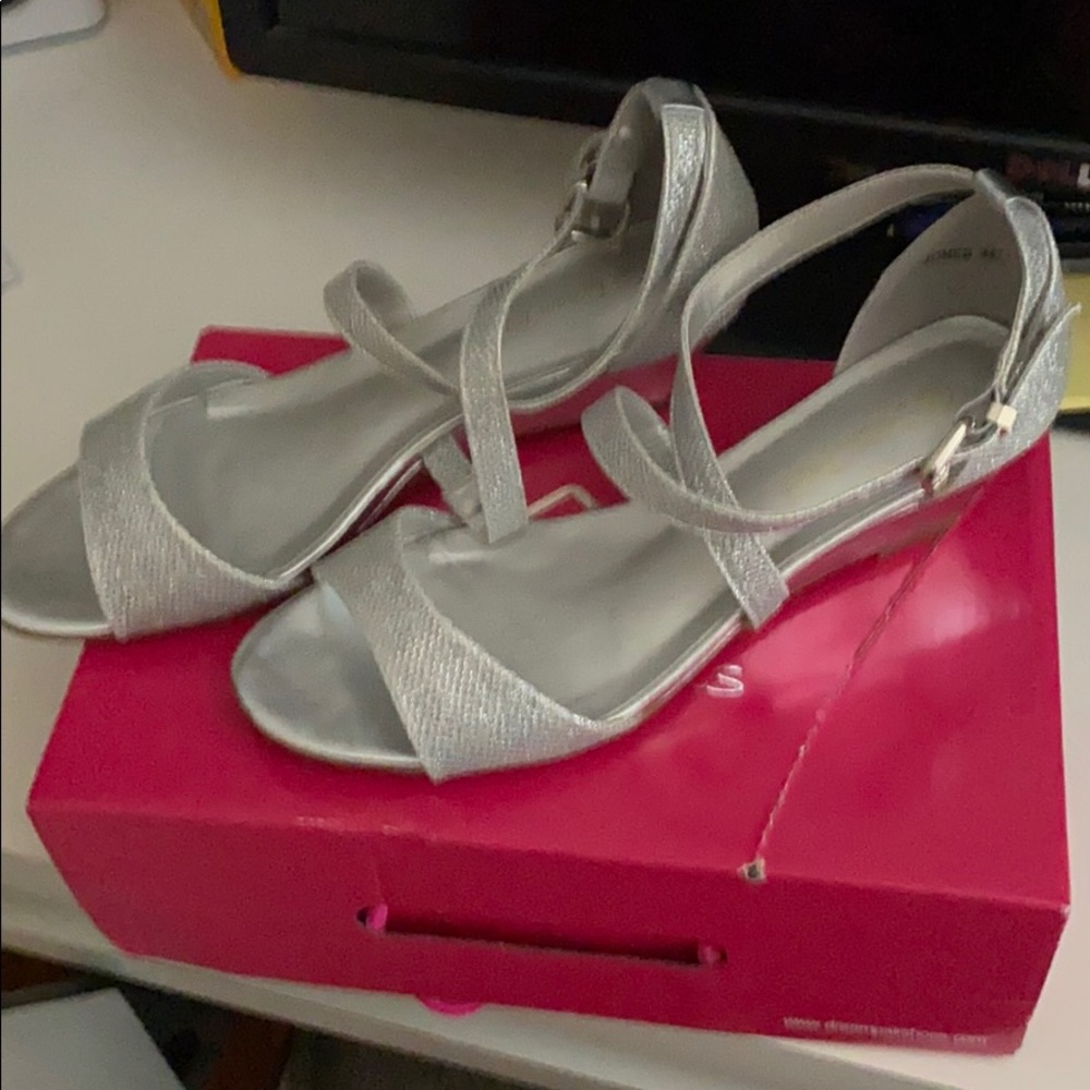 Dream pairs silver sparkle dress, wedding shoes